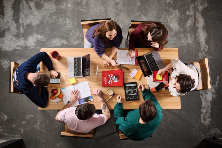 Team-Meeting zur Besprechung von Wachstumsstrategien