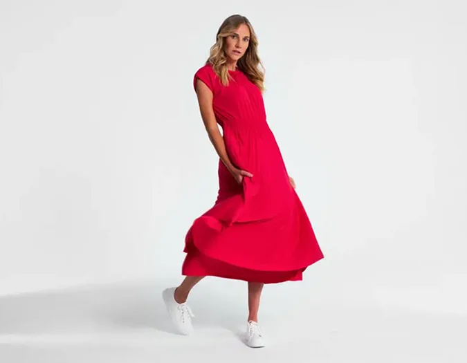 Kreative Porträtfotografie mit rotem Kleid