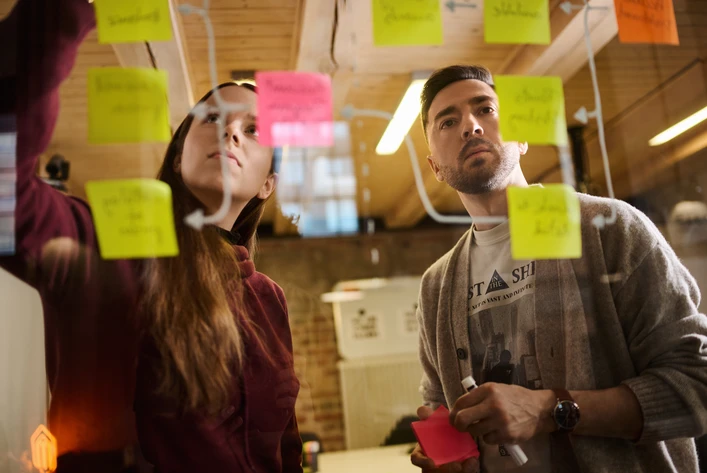 Strategieplanung mit Haftnotizen