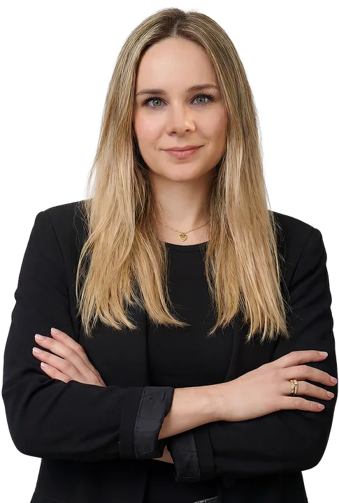 Simone - Senior Marketing Manager