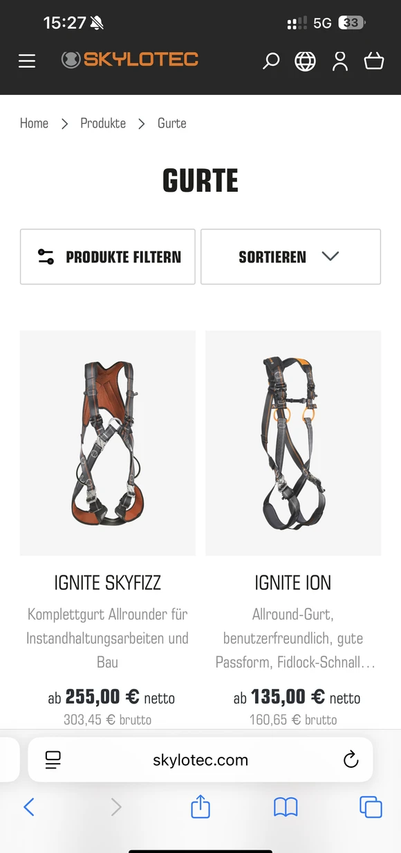 Mobile SKYLOTEC E-Commerce-Oberfläche mit einer Produktauflistung für Auffanggurte, einschließlich der Modelle „IGNITE SKYFIZZ“ und „IGNITE ION“ mit Preisangaben und technischen Kategoriedetails